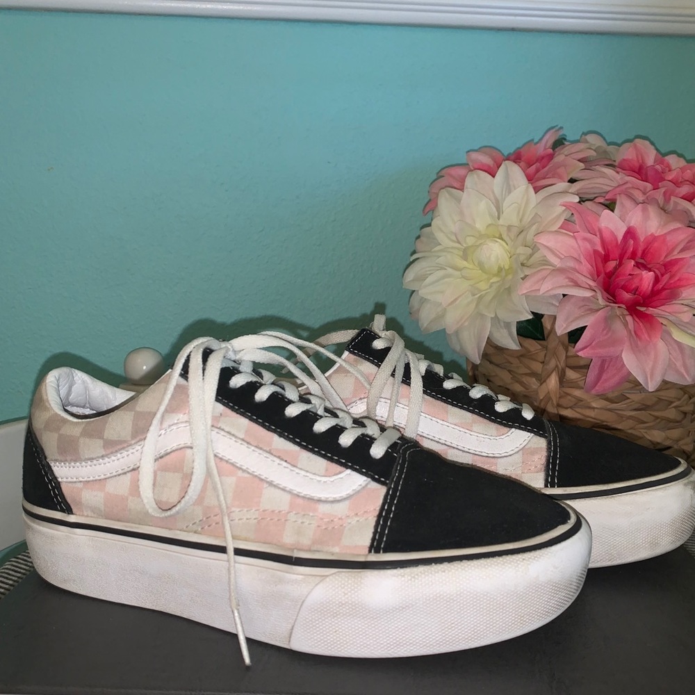Super cute pink checkered platform vans!!